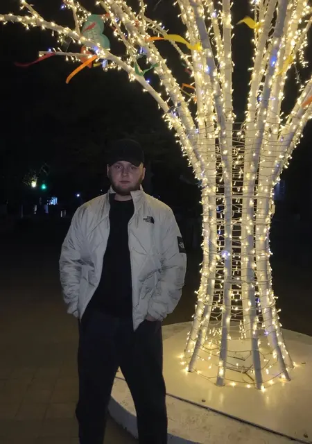 Алесандр из Армавира, мне 21, познакомлюсь на одну ночь