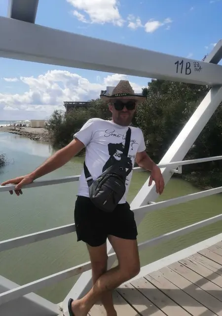 Александор из Воронежа, мне 32, познакомлюсь на одну ночь