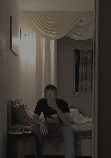 Я Вадим, 21, из Новороссийска, ищу знакомства без обязательств