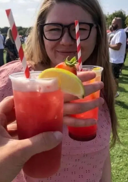 I'm Becky, 31 from London, seeking connections