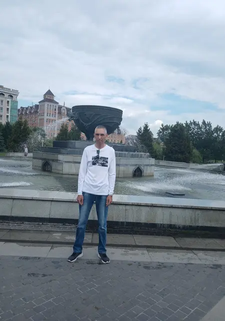 Руслан из Казани, мне 50, познакомлюсь для общения