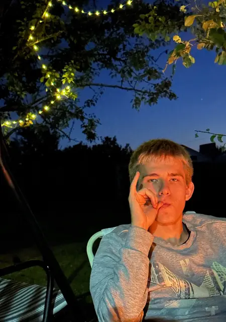 Я Григорий, 18, из Иванова, ищу знакомство для общения