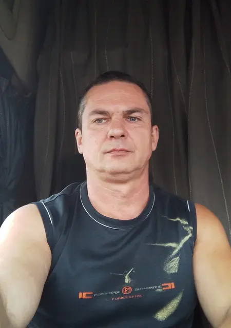 Я Павел, 52, из Самары, ищу знакомства без обязательств