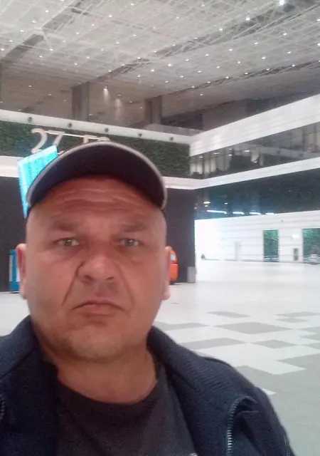 Андрей из Яреги, мне 59, познакомлюсь на одну ночь