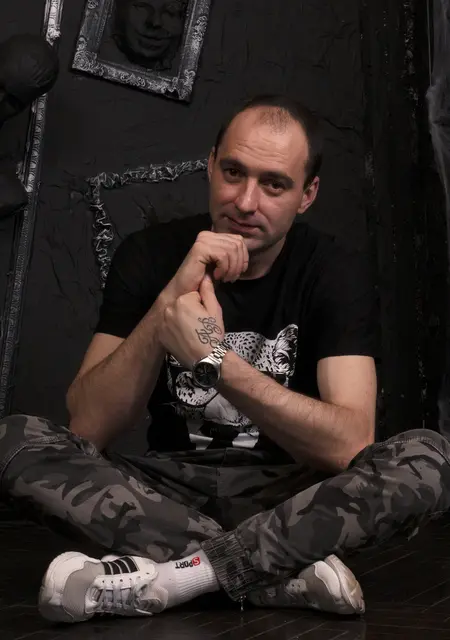 Владимир из Шахт, мне 37, познакомлюсь для дружбы