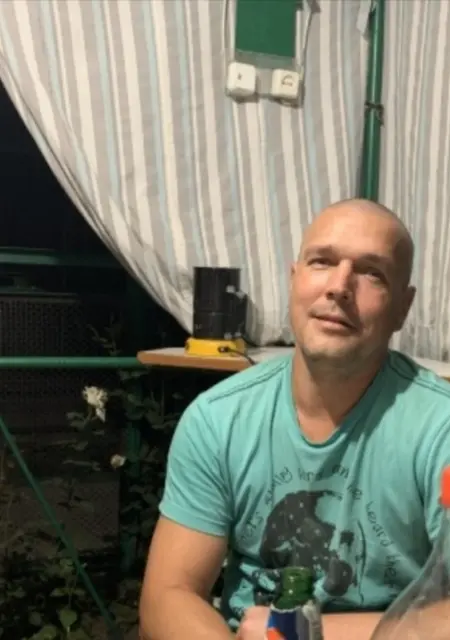 Я Александр, 43, из Хабаровска, ищу знакомства без обязательств