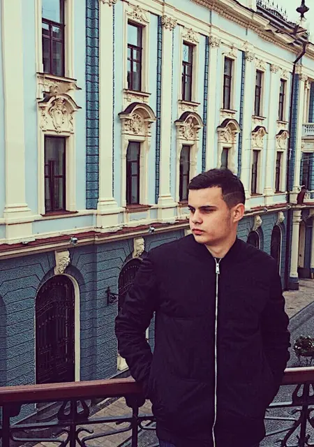 Евгений из Черновцов, ищу на сайте знакомства на одну ночь