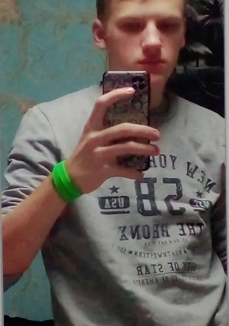 Я Сергей, 19, знакомлюсь на одну ночь в Смоленске