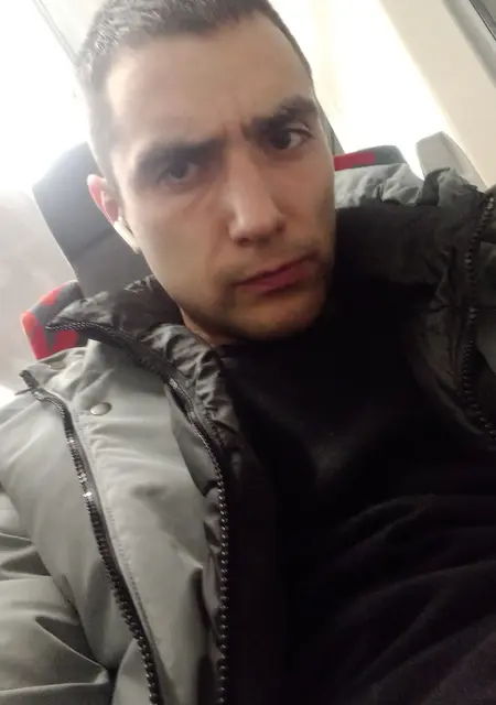 Я Серега, 27, из Череповца, ищу знакомства на одну ночь