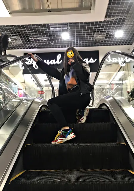 Кристина из Шымкента, мне 24, познакомлюсь для общения