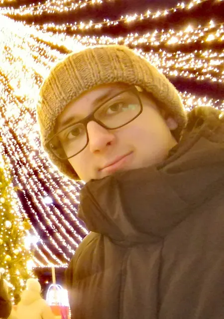 Я Алексей, 20, из Уссурийска, ищу знакомство для приятного времяпровождения