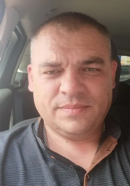 Славик из Салавата, мне 43, познакомлюсь на одну ночь