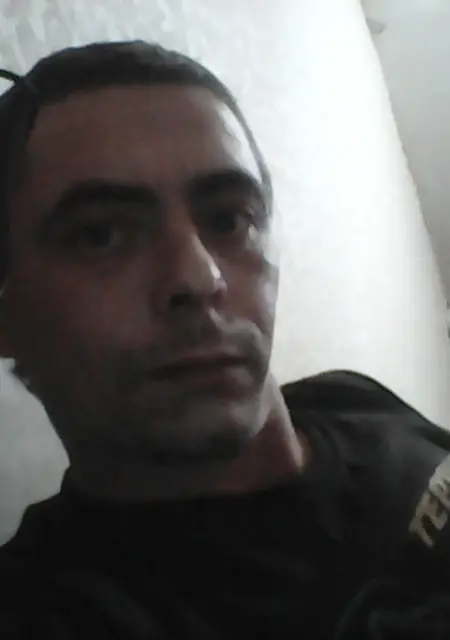 Я Viktor, 45, знакомлюсь без обязательств в Новочеркасске