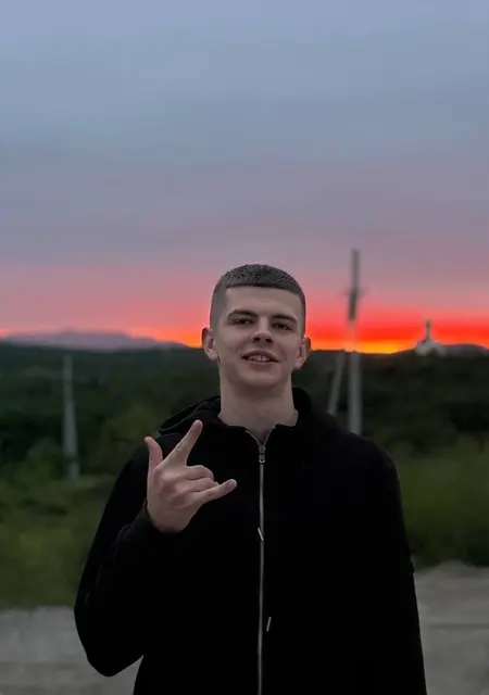 Я Кирилл, 19, знакомлюсь без обязательств в Ростове-на-Дону