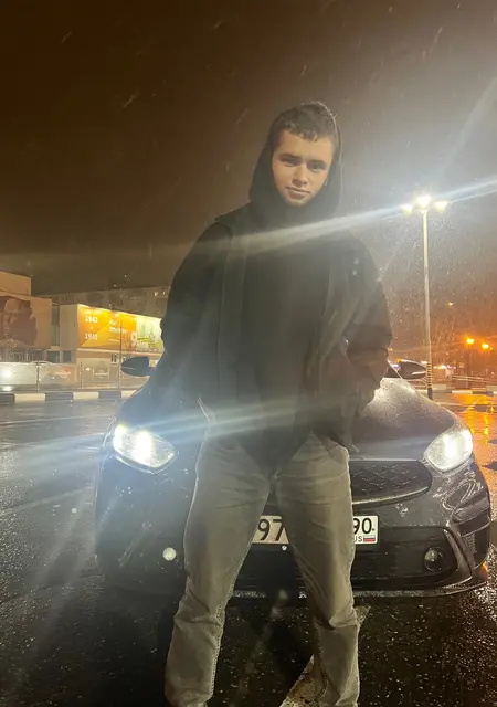 Илья из Ивантеевки, мне 20, познакомлюсь для открытые отношения