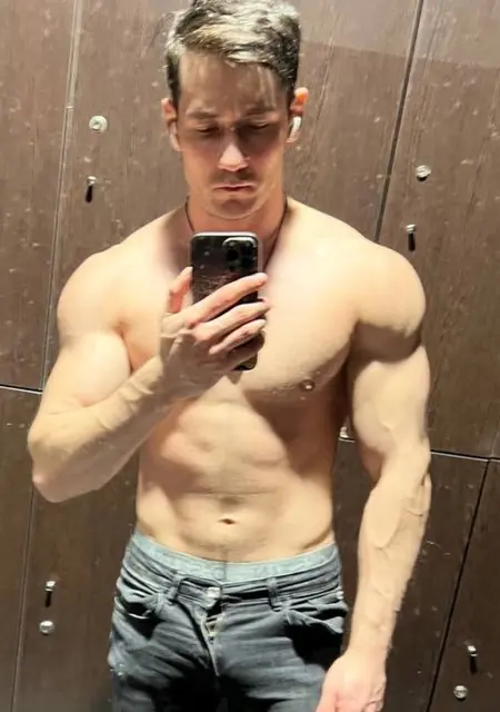 Роман из Подольска, ищу на сайте постоянные отношения