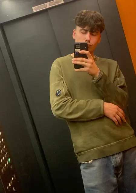 Я Артем, 21, из Мытищ, ищу знакомство для общения