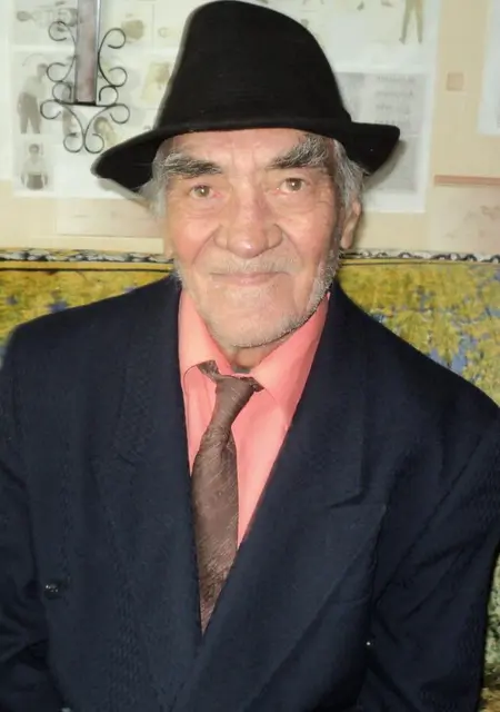 Я Роман, 74, знакомлюсь без обязательств в Боровичах