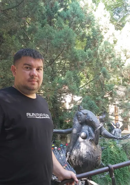 Я Юрий, 45, из Таганрога, ищу знакомство для постоянных отношений