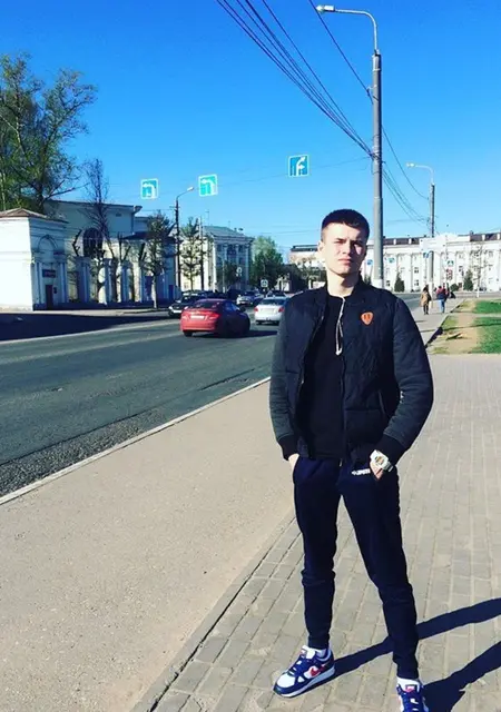 Я Дмитрий, 29, из Астрахани, ищу знакомства без обязательств