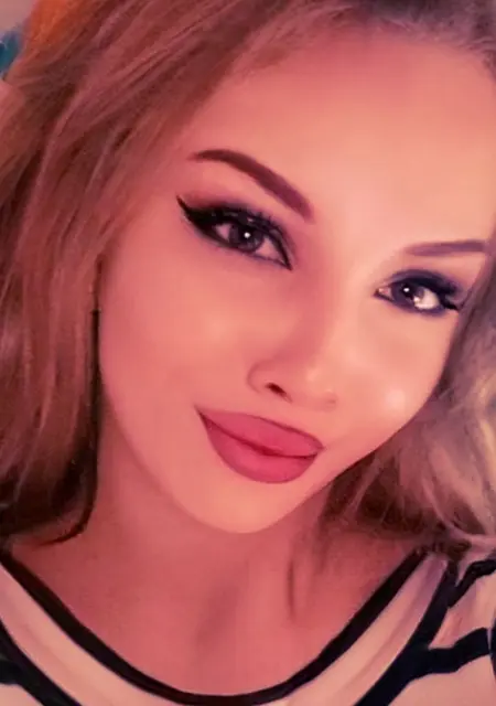 Я Альбина, 21, знакомлюсь для постоянных отношений в Сочи