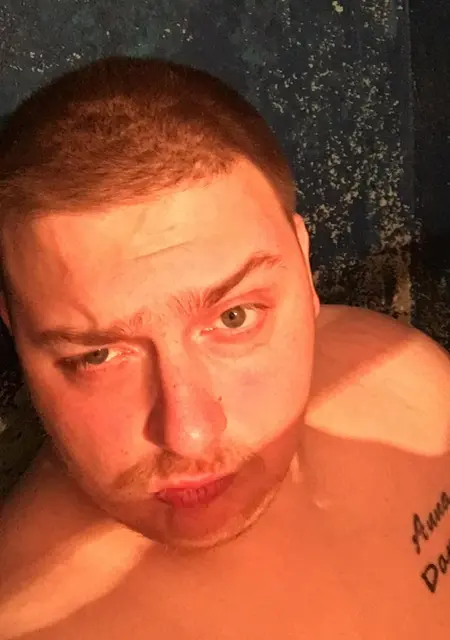 Я Андрей, 32, из Томска, ищу знакомства без обязательств