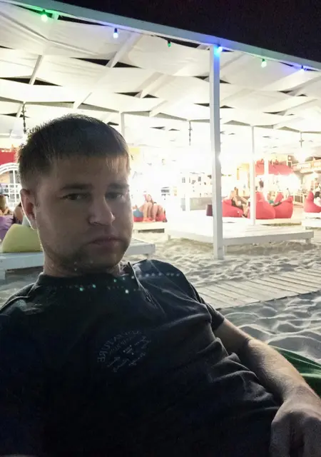 Я Рома, 32 років з Кривого Рогу, шукаю знайомства на одну ніч