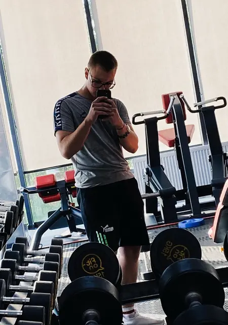 Я Данила, 18, знакомлюсь без обязательств в Москве