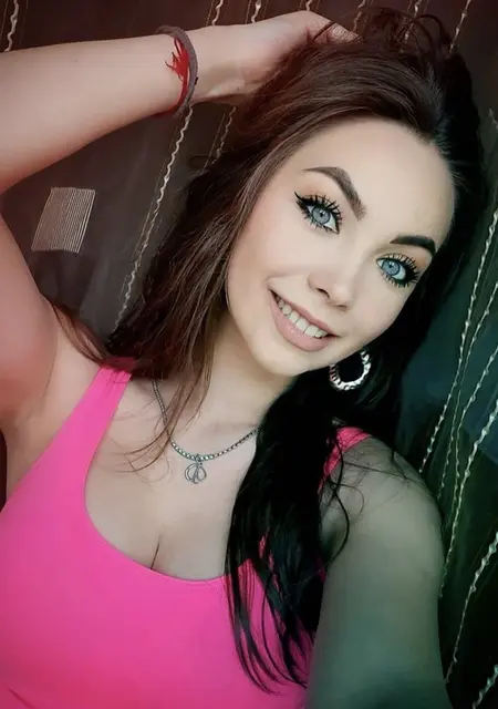 Я Викуля, 25, знакомлюсь для вирта в Николаеве