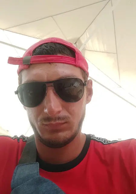 Я Виктор, 32, из Алушты, ищу знакомства без обязательств