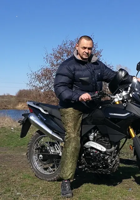 Я Олег, 50, из Рязани, ищу знакомства без обязательств