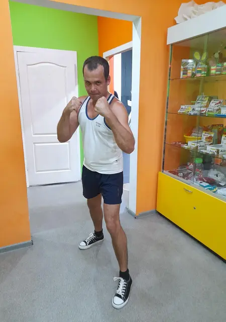 Я Андрей, 40, из Саратова, ищу знакомство для постоянных отношений