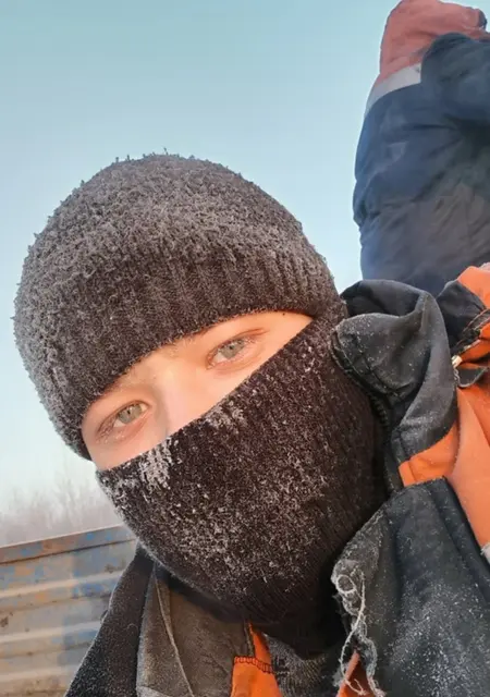 Я Артём, 27, из Прокопьевска, ищу знакомства без обязательств