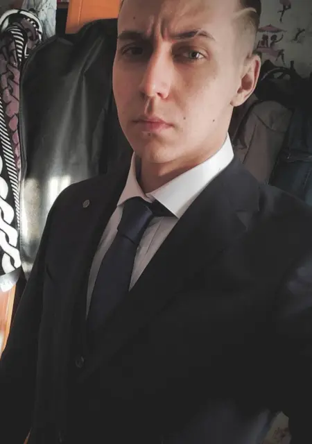 Илья Демонов из Екатеринбурга, мне 26, познакомлюсь для приятного времяпровождения