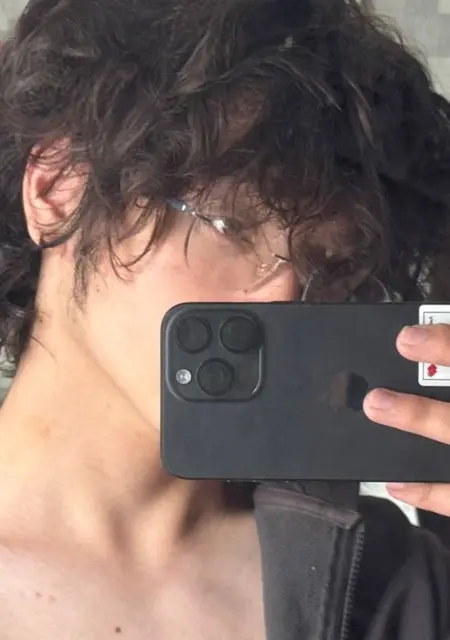 Давид из Москвы, мне 18, познакомлюсь без обязательств