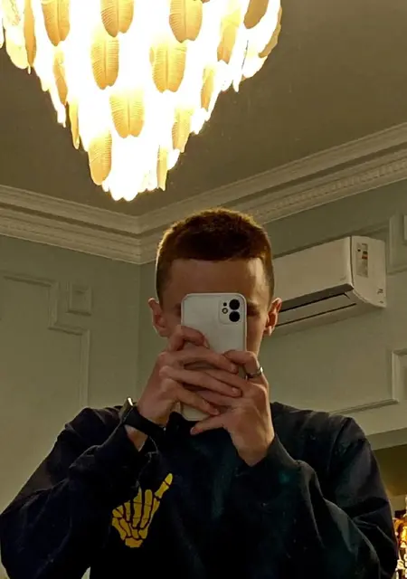 Я Артём, 19, из Петрозаводска, ищу знакомство для вирта