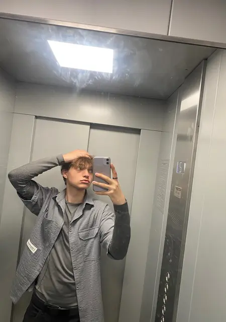 Ваня из Мурманска, ищу на сайте знакомства на одну ночь