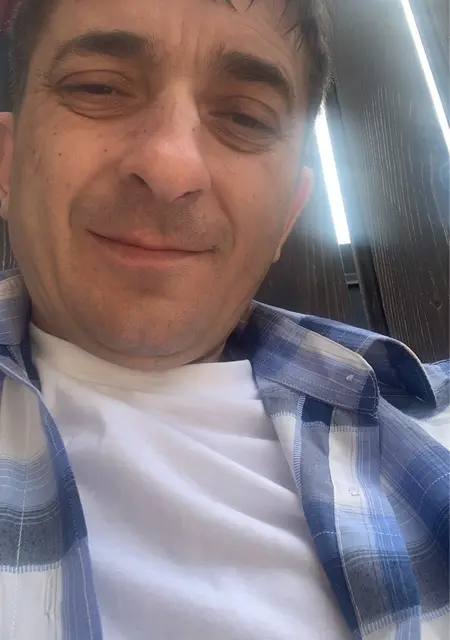 Я Дмитрий, 40, знакомлюсь без обязательств в Санкт-Петербурге