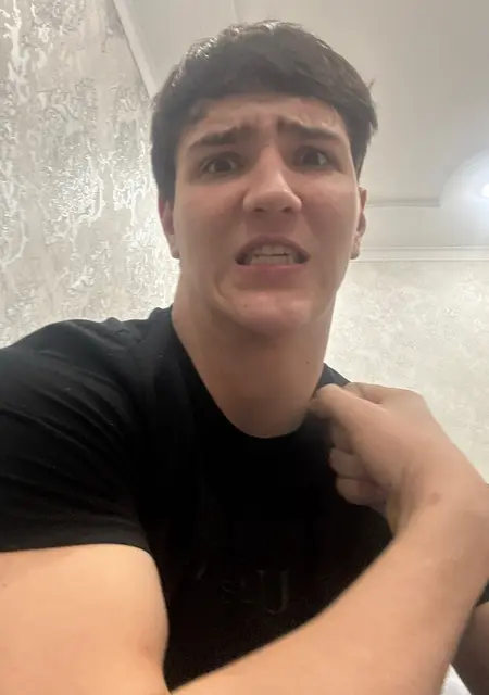 Виктор из Анапы, мне 25, познакомлюсь на одну ночь