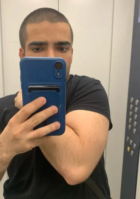 Я Александр, 18, из Волгограда, ищу знакомство для постоянных отношений