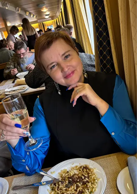 Soffi из Санкт-Петербурга, ищу на сайте дружбу