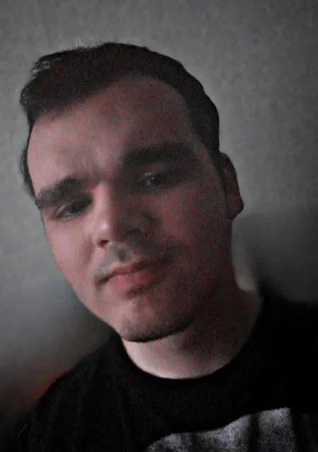 Я Володя, 21, из Ярославля, ищу знакомства без обязательств