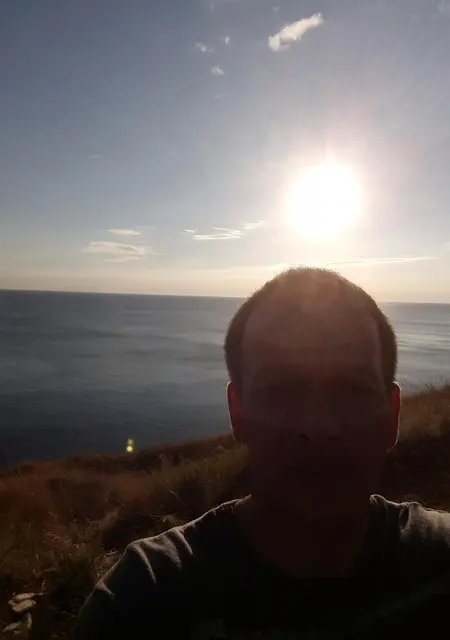 Я Алексей, 25, из Кизляра, ищу знакомства на одну ночь