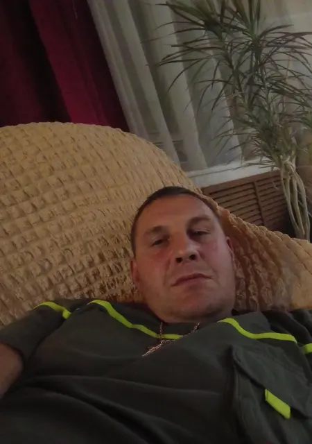 Саша из Костромы, ищу на сайте знакомства на одну ночь