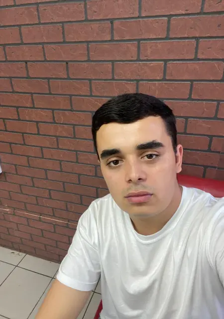 Я Амир, 23, из Солнечногорска, ищу знакомства на одну ночь