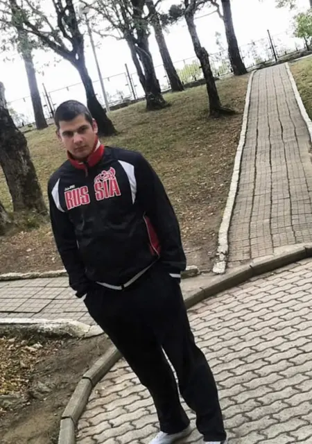 Я Анатолий, 30, из Геленджика, ищу знакомства без обязательств