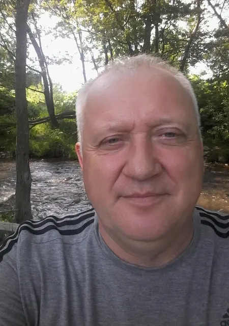 Виктор из Комсомольска-на-Амуре, ищу на сайте знакомства на одну ночь