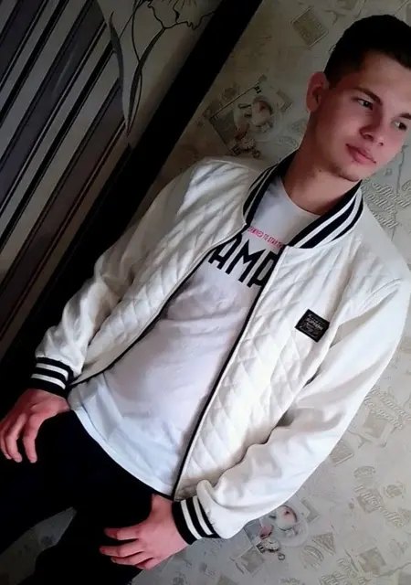 Никита из Одессы, мне 21, познакомлюсь для приятного времяпровождения