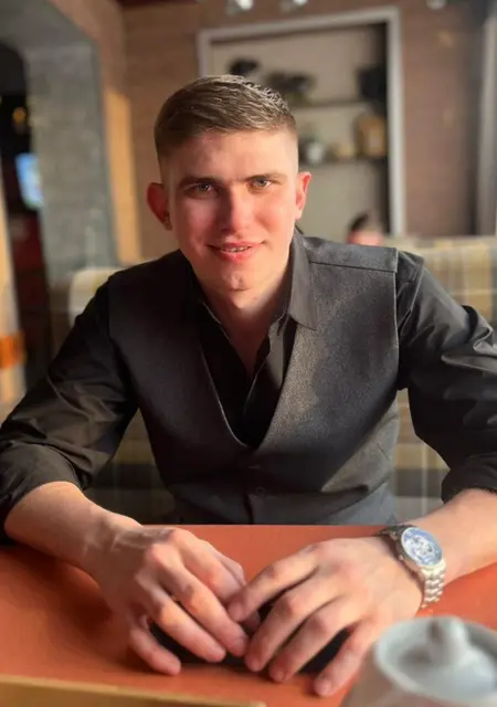 Я Сергей, 27, из Хабаровска, ищу знакомства без обязательств