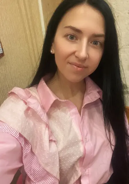 Вероника из Саратова, ищу на сайте общение